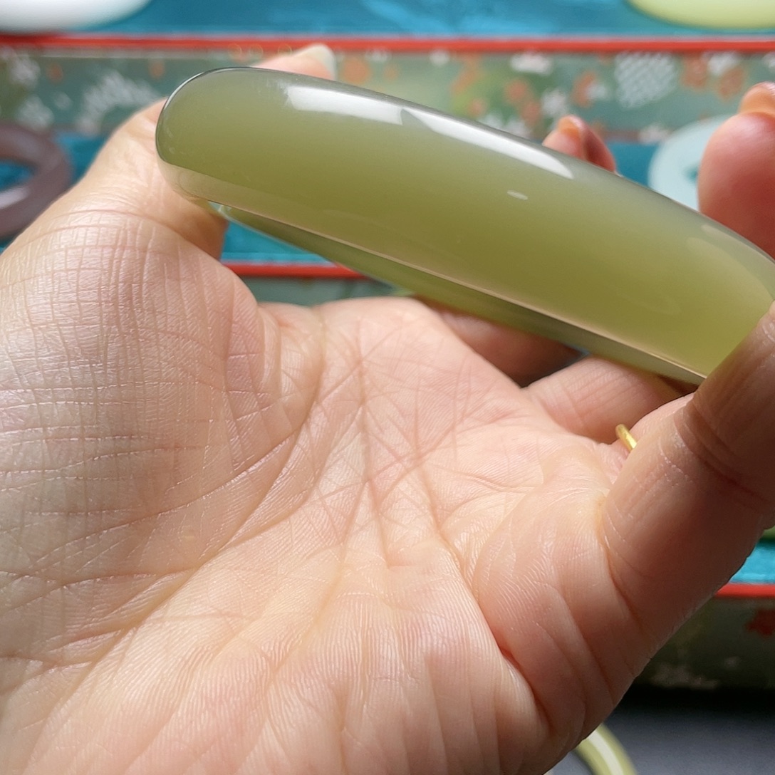 万***红61➕正圈湖水绿手镯