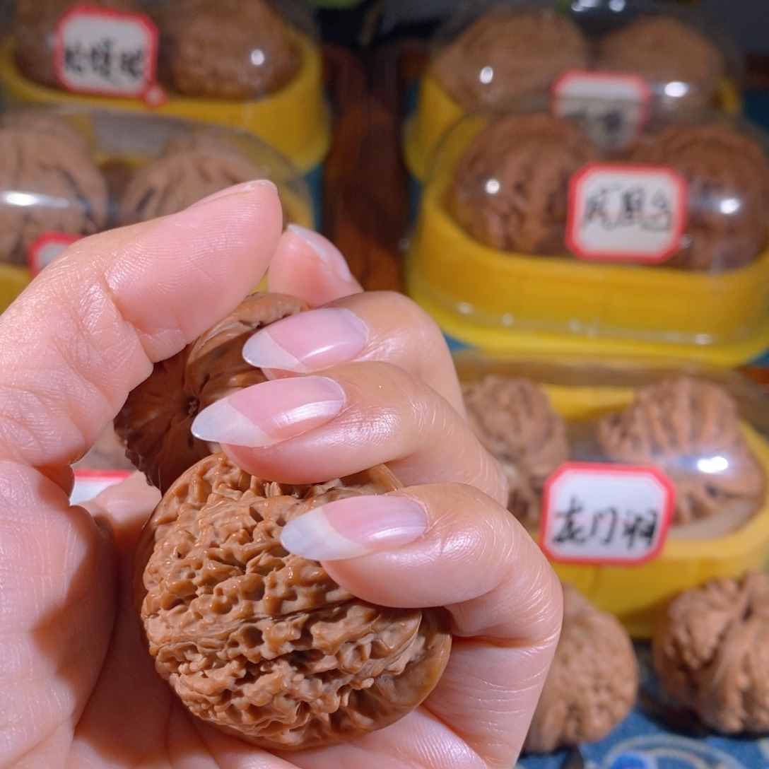 吊坠文玩核桃金***?莲花