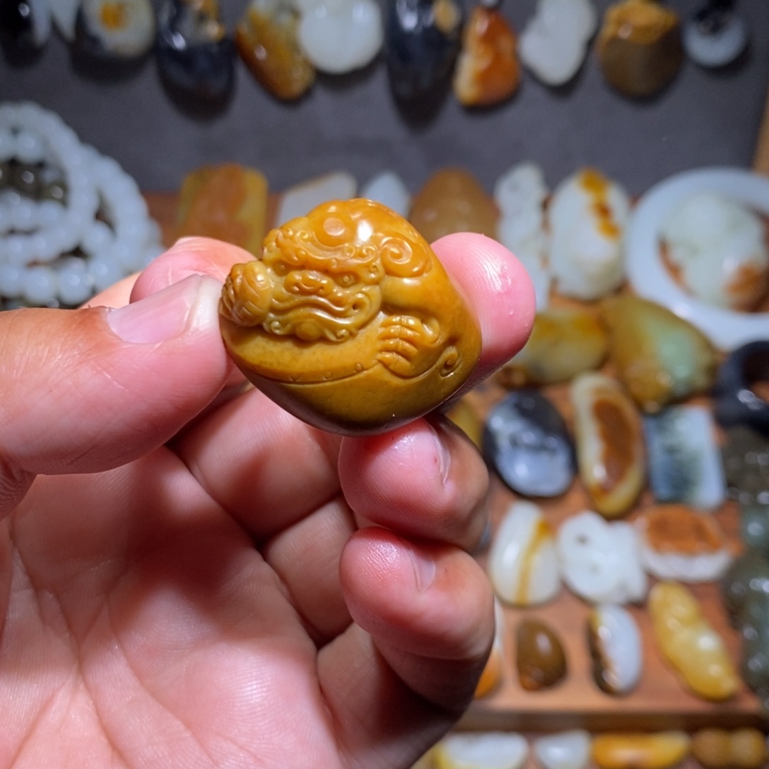 和田玉颈饰未镶嵌博****店