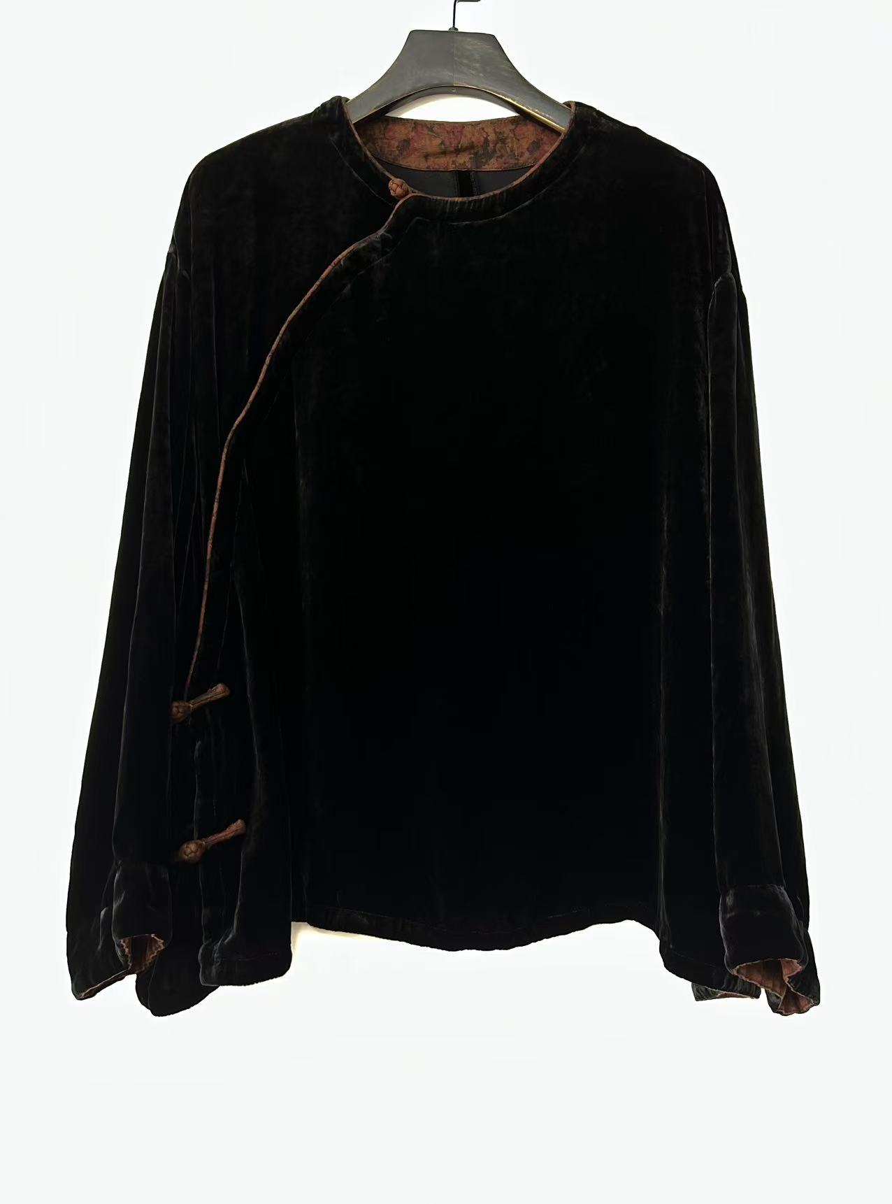 依梦分享-衣秋白351051（桑蚕丝-丝）圆领斜襟盘扣长袖上衣