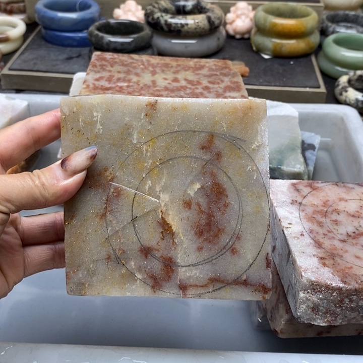 石英岩玉未镶嵌私人定制有色根色线无裂不退换踏雪定制无裂不退换