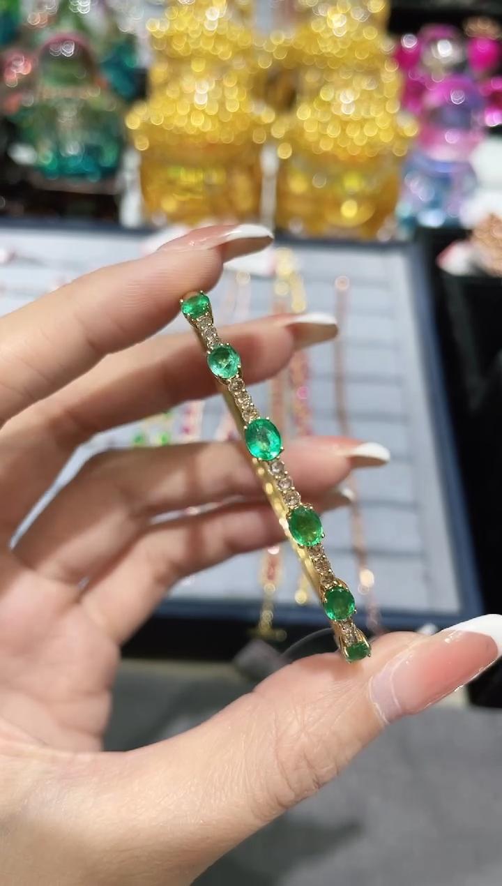 18K金镶嵌天然祖母绿手镯