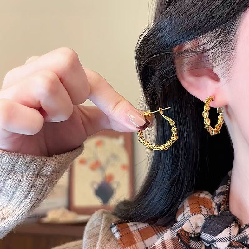 秋冬款金色藤蔓耳圈耳环耳饰百搭复古法式风格ins