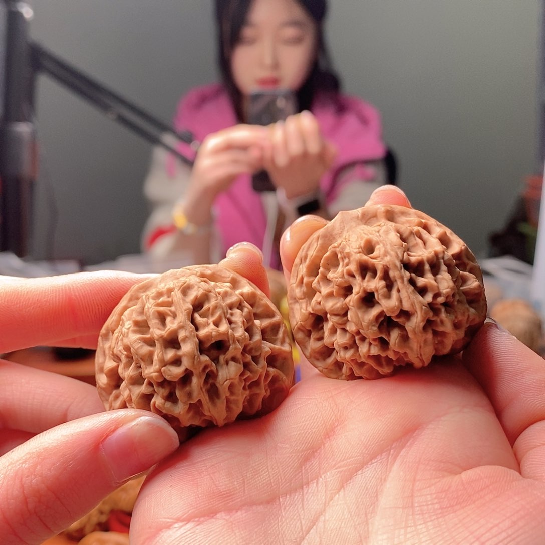 文玩核桃吊坠人****川秦闷