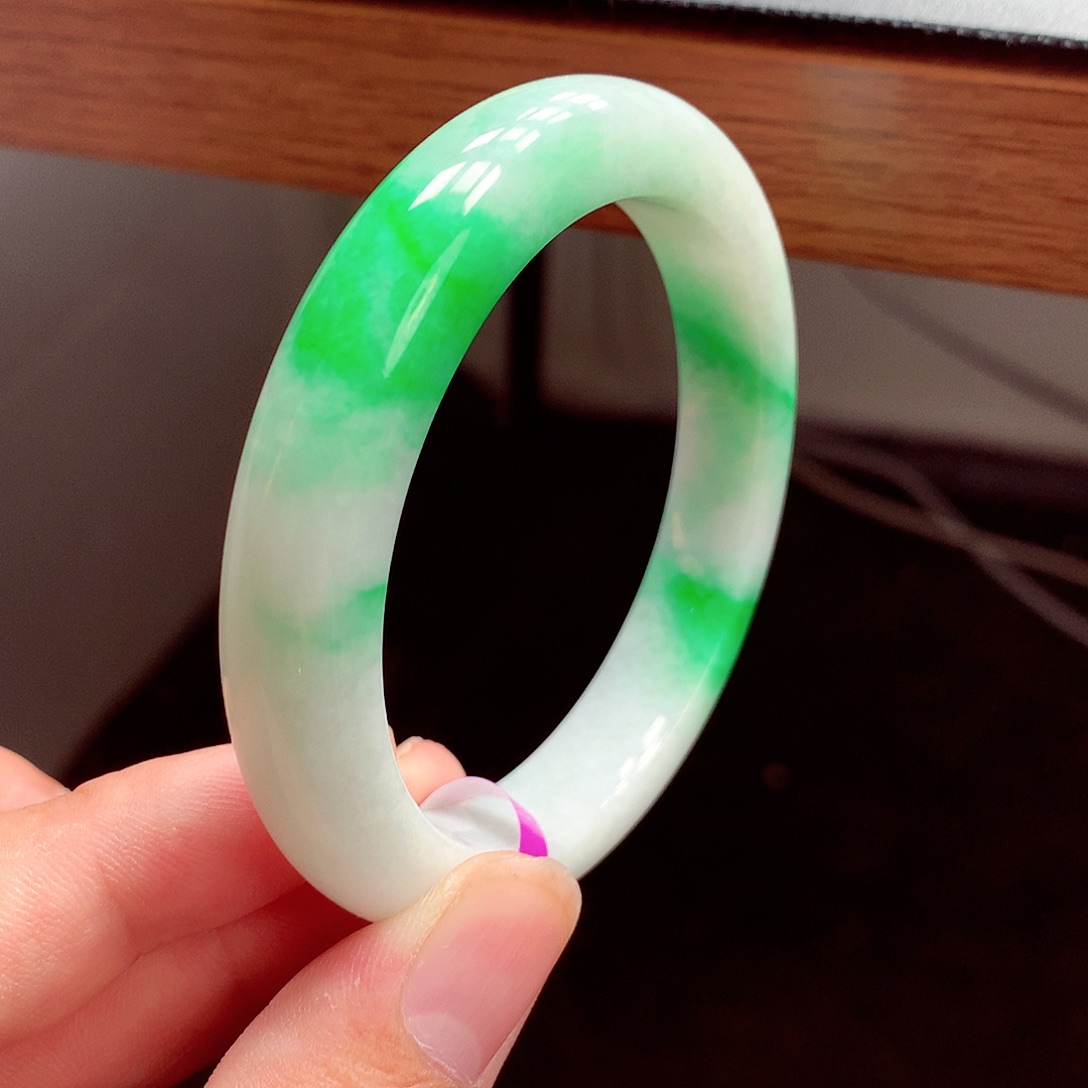 翡翠手镯未镶嵌缅甸翡翠