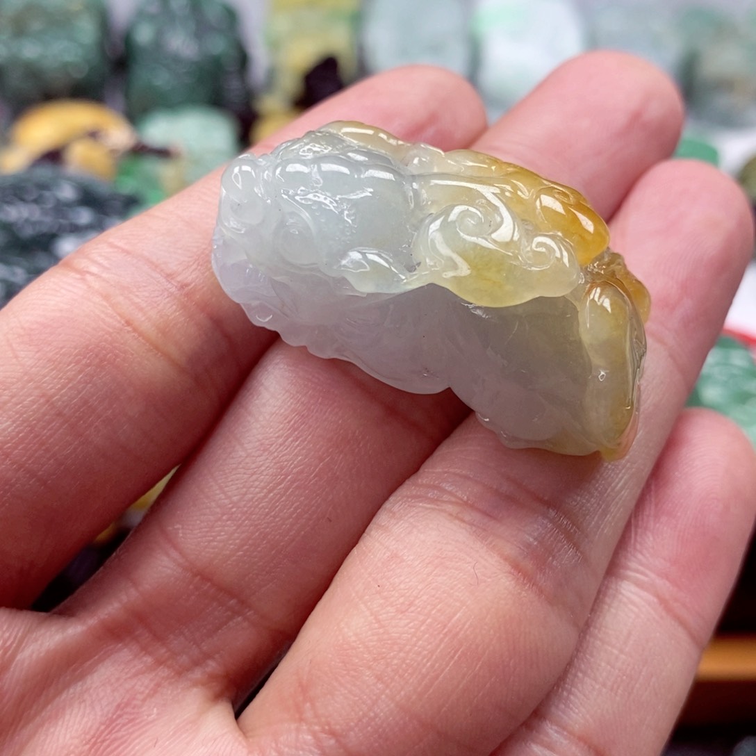 翡翠颈饰未镶嵌翡翠