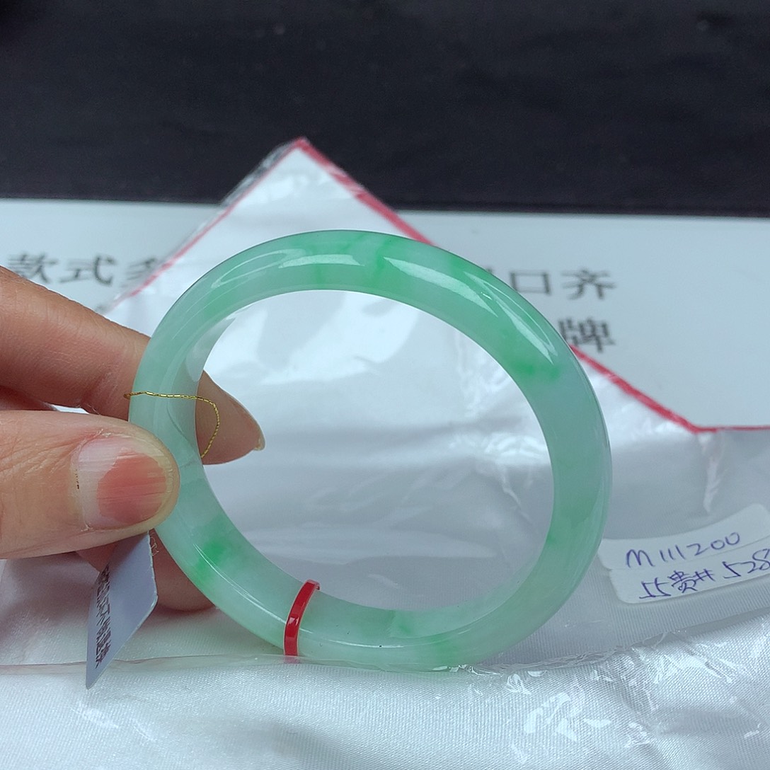 翡翠手镯未镶嵌55贵1200