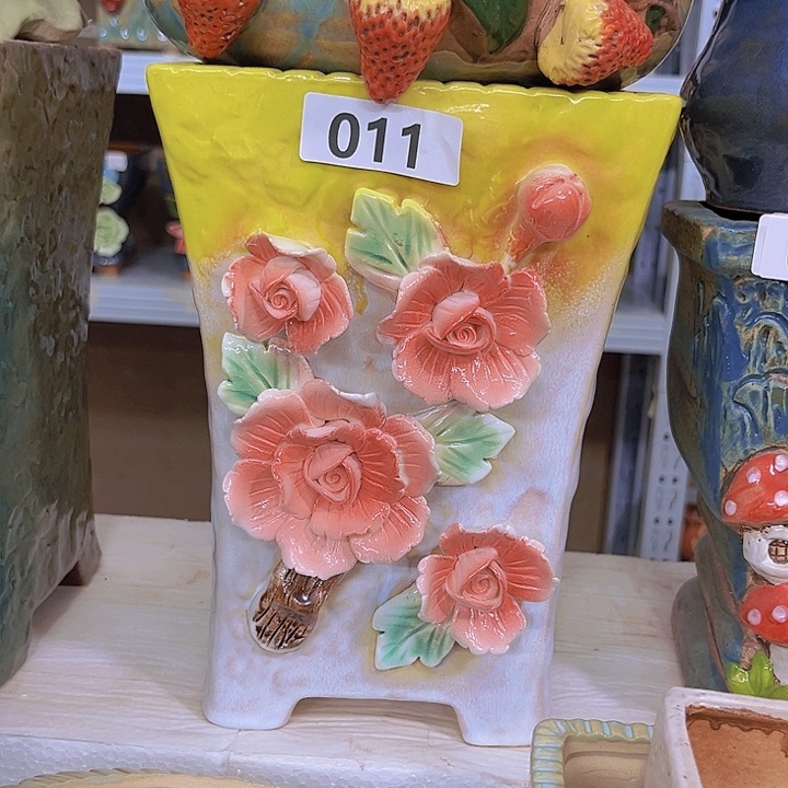 紫砂花盆陶瓷制品