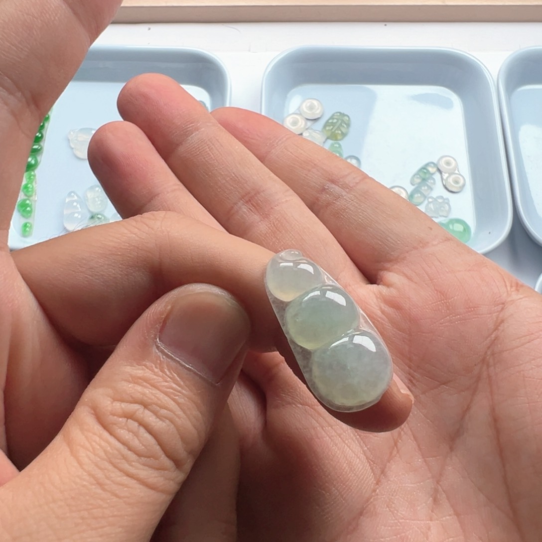 定制翡翠未镶嵌豆子