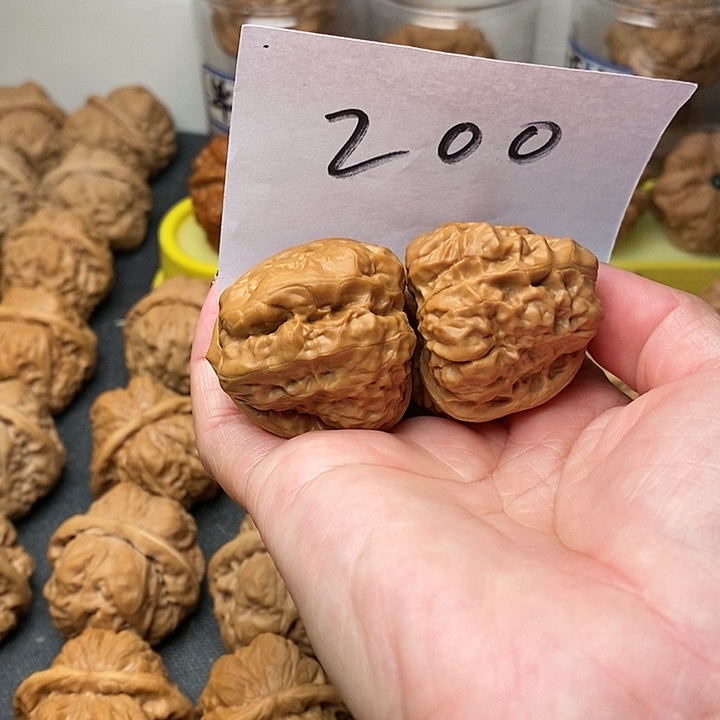 核桃蛤蟆36斤半左右吧