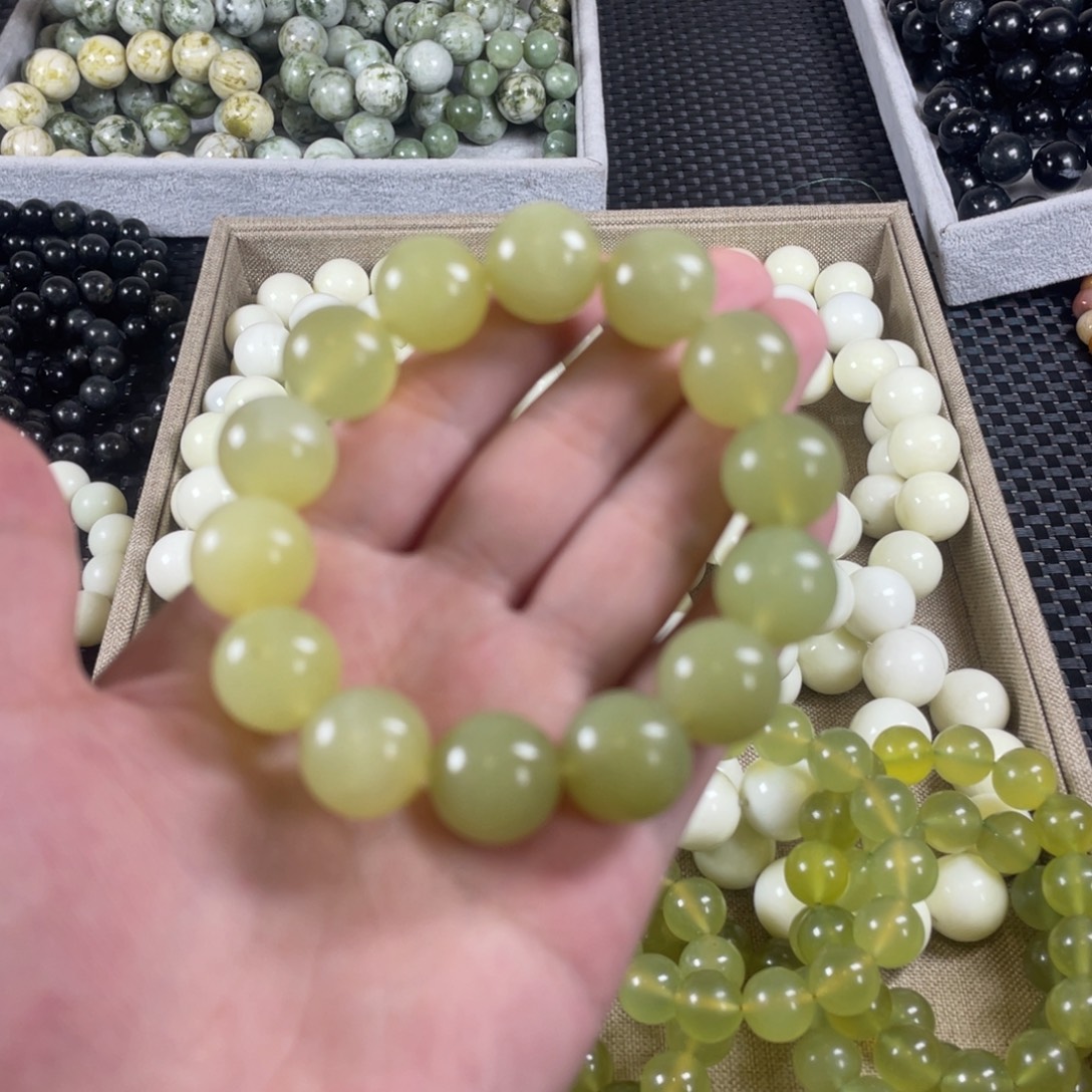 蛇纹石玉未镶嵌手链