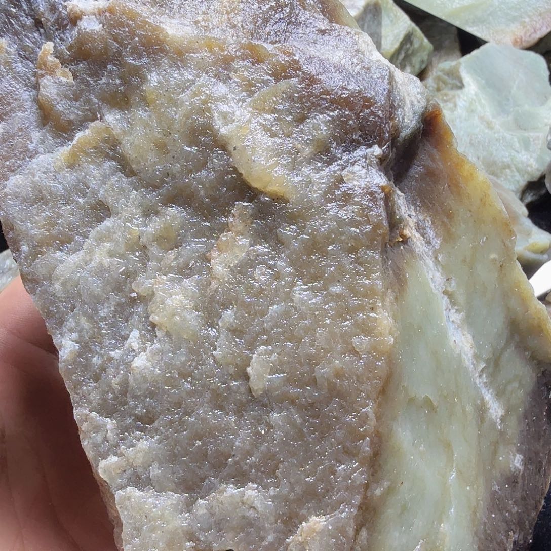 昆***物和田玉（糖玉）未镶嵌珠宝半成品