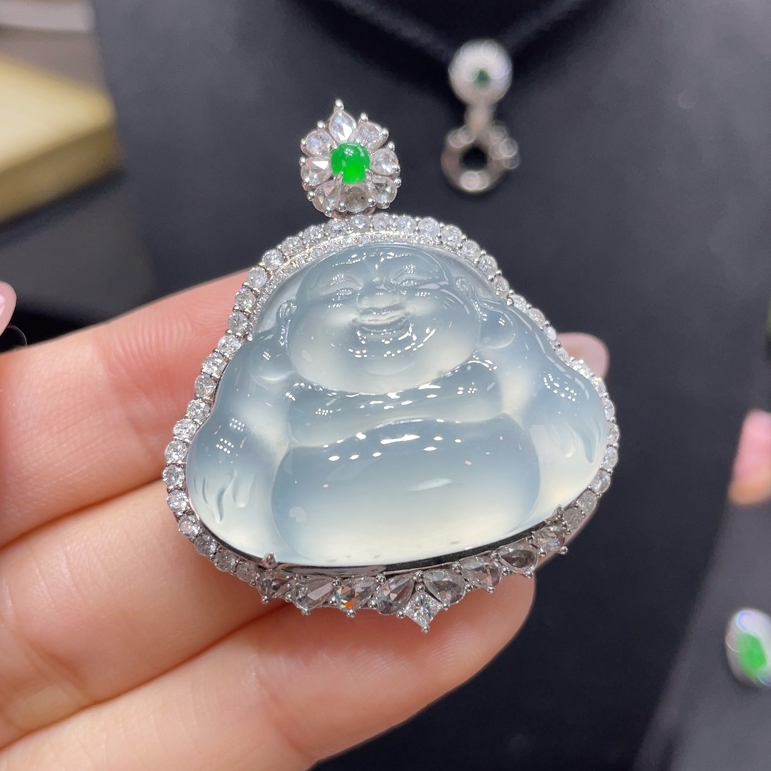 翡翠颈饰18K金镶嵌天然缅甸翡翠a货