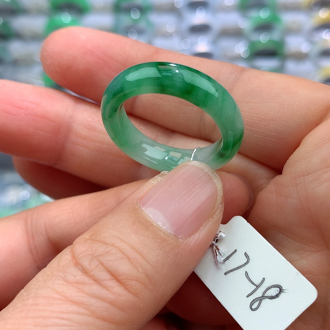 翡翠戒指未镶嵌17-18号