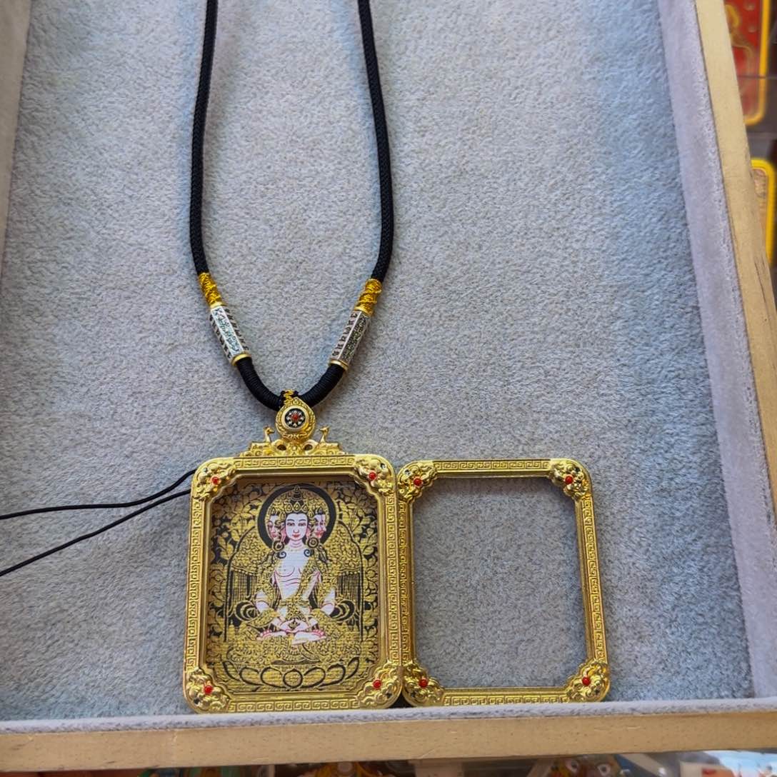 吊坠泰****大日如来唐卡