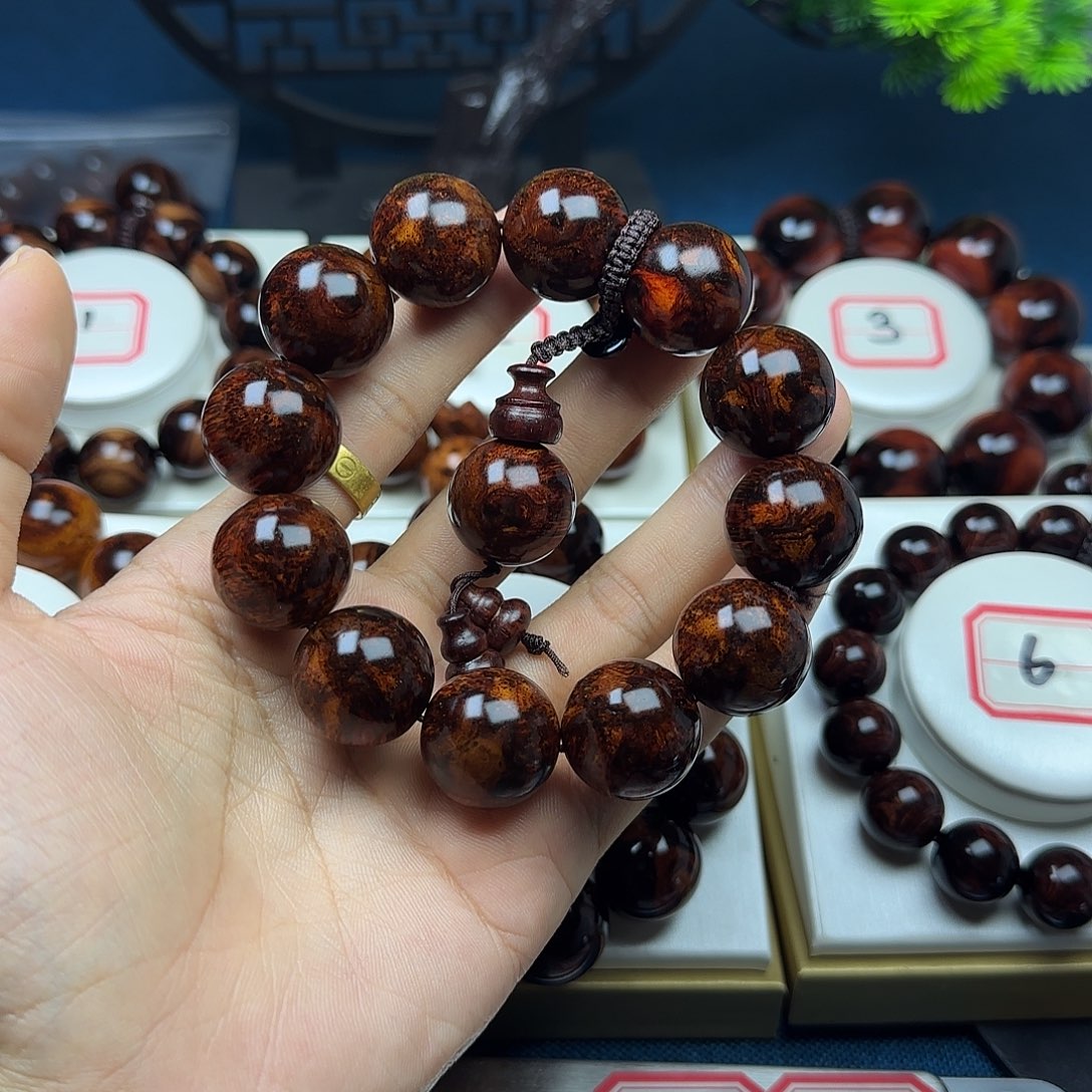 郭***。黄花梨/降香黄檀2.0