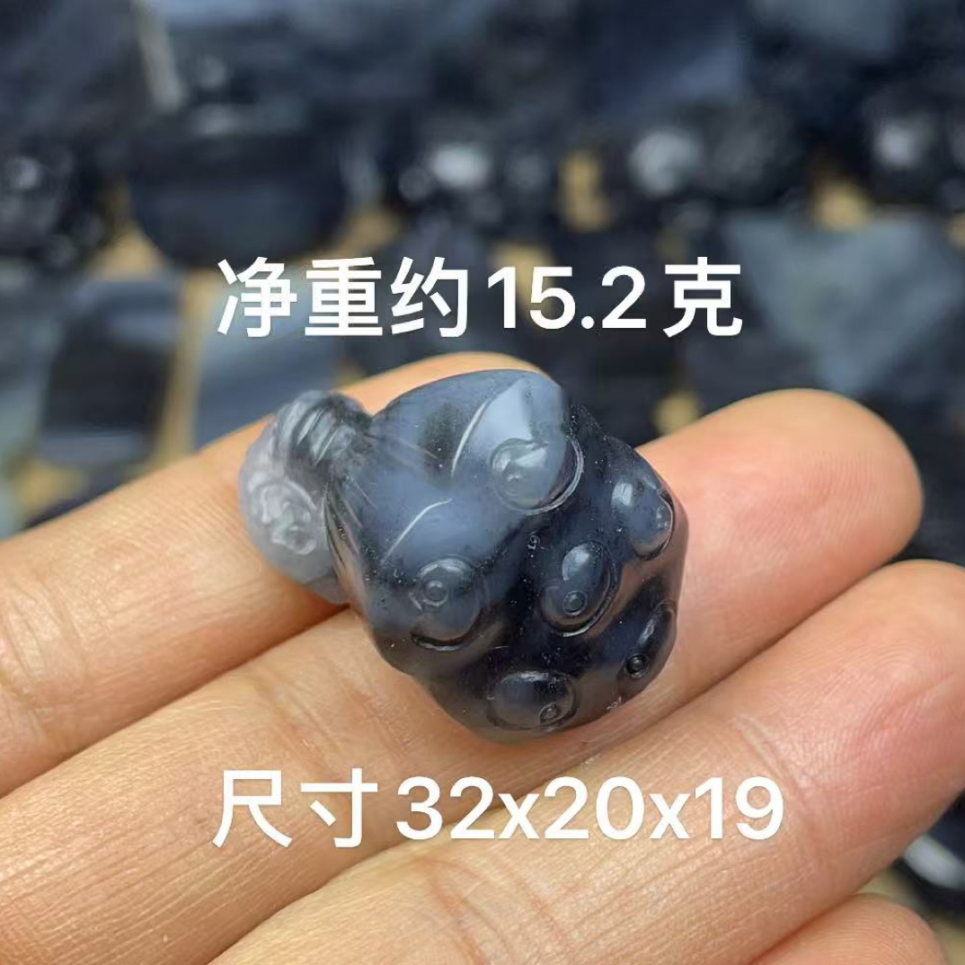 天然和田玉籽 料青花黑白分莲蓬小吊坠挂件