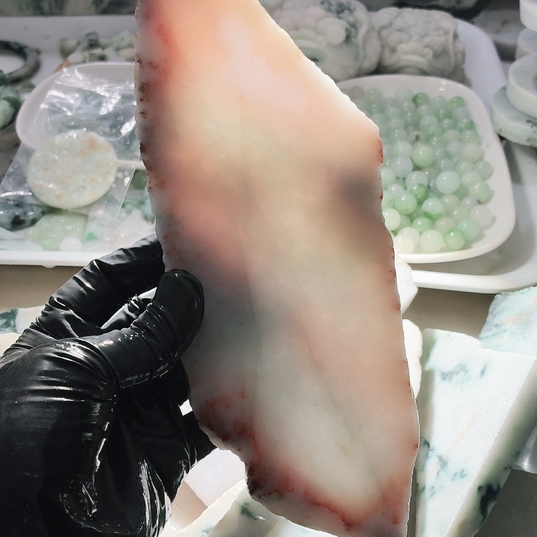 翡翠未镶嵌颈饰边角料