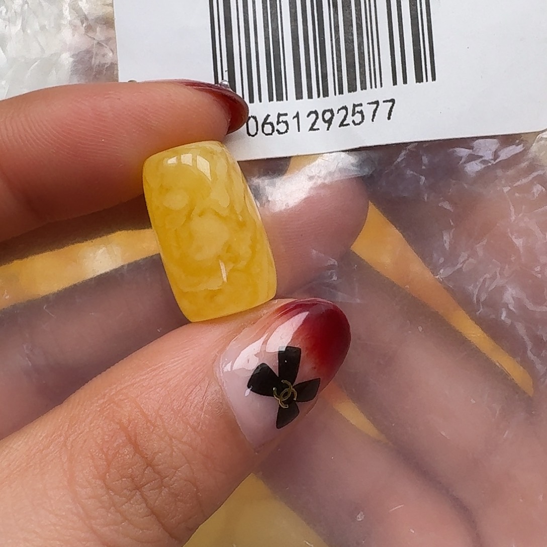 琥珀未镶嵌裸石悠悠