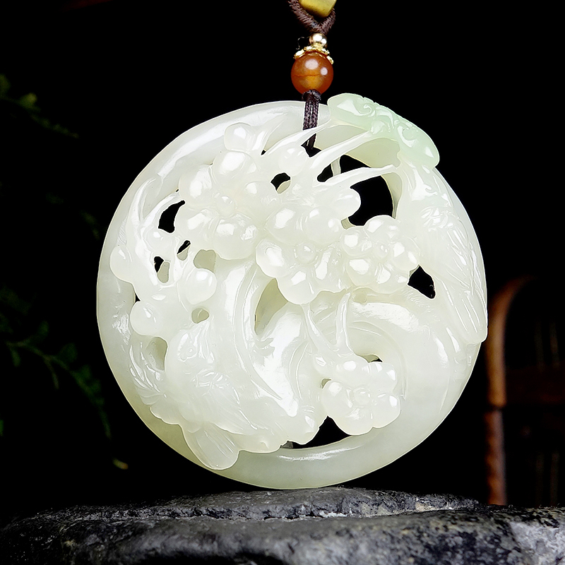 【喜上眉梢】和田玉翠青手工镂空雕刻梅花喜鹊俏色挂件46.35g