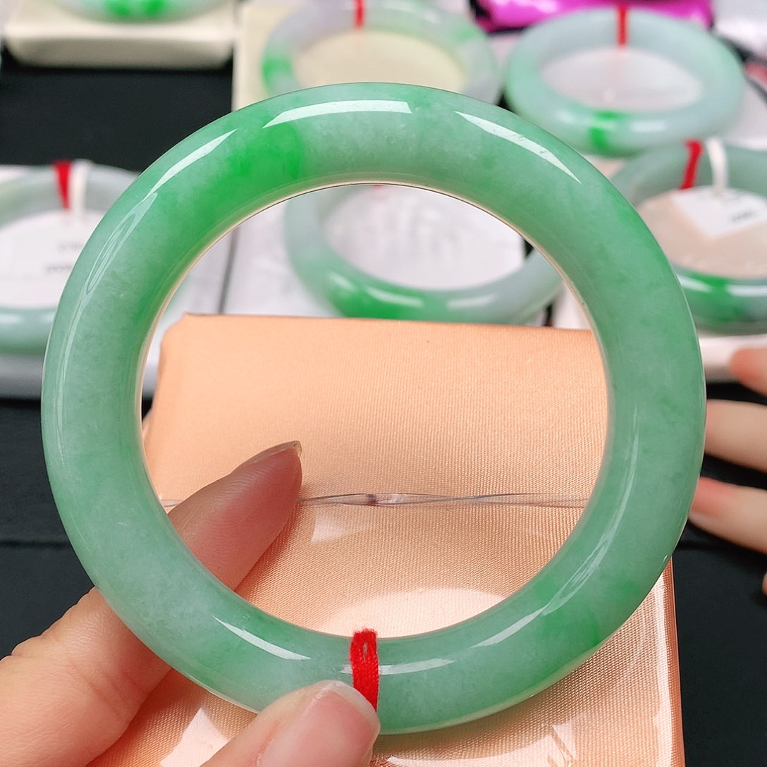 翡翠手镯（圆镯）未镶嵌天然翡翠手镯56