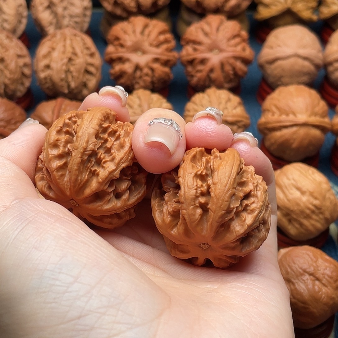 冷***心把件文玩核桃精品手捻