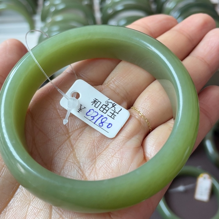 和田玉未镶嵌手串