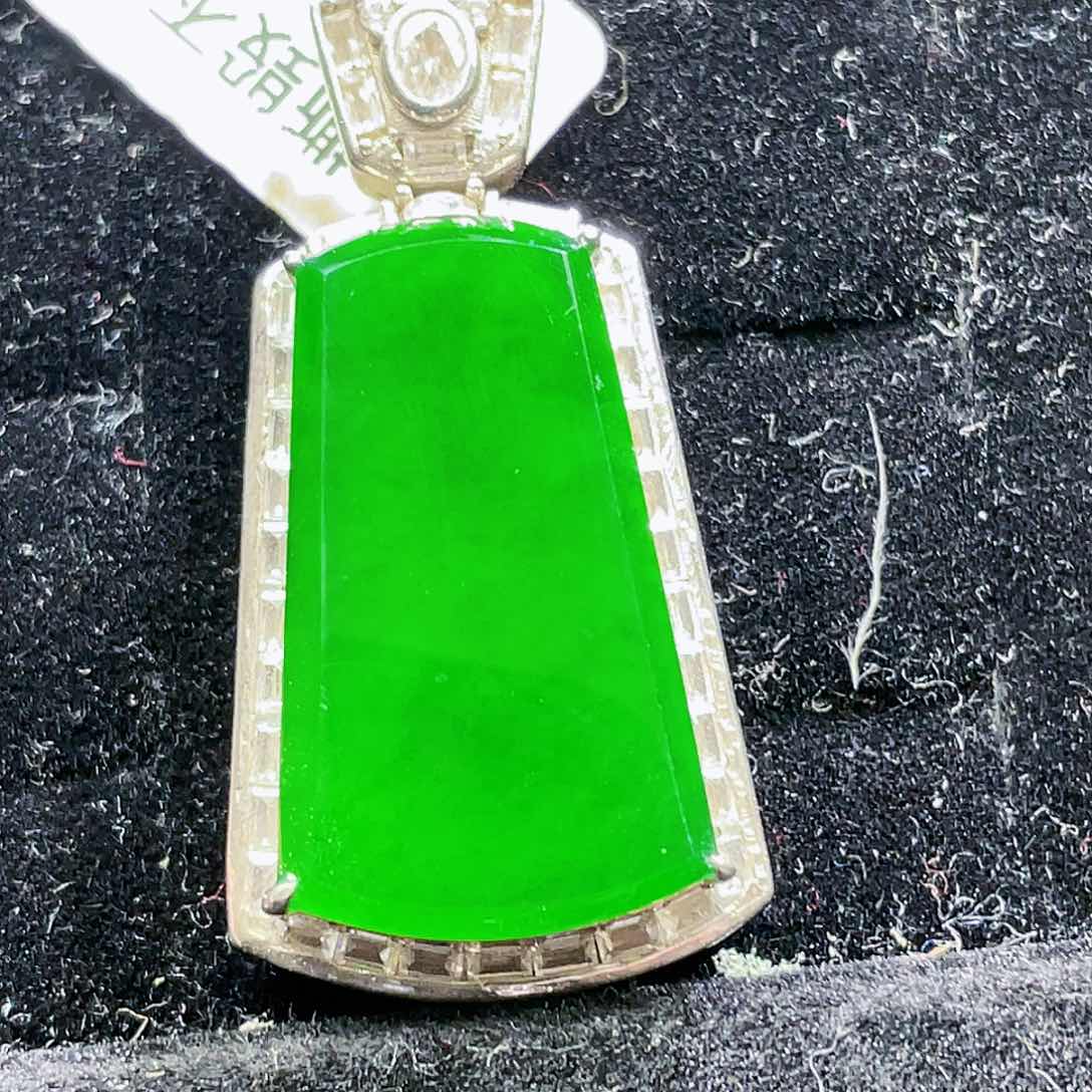 翡翠颈饰未镶嵌94，