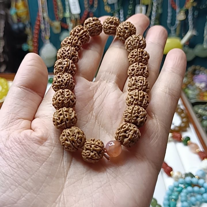桃核手串核桃雕刻