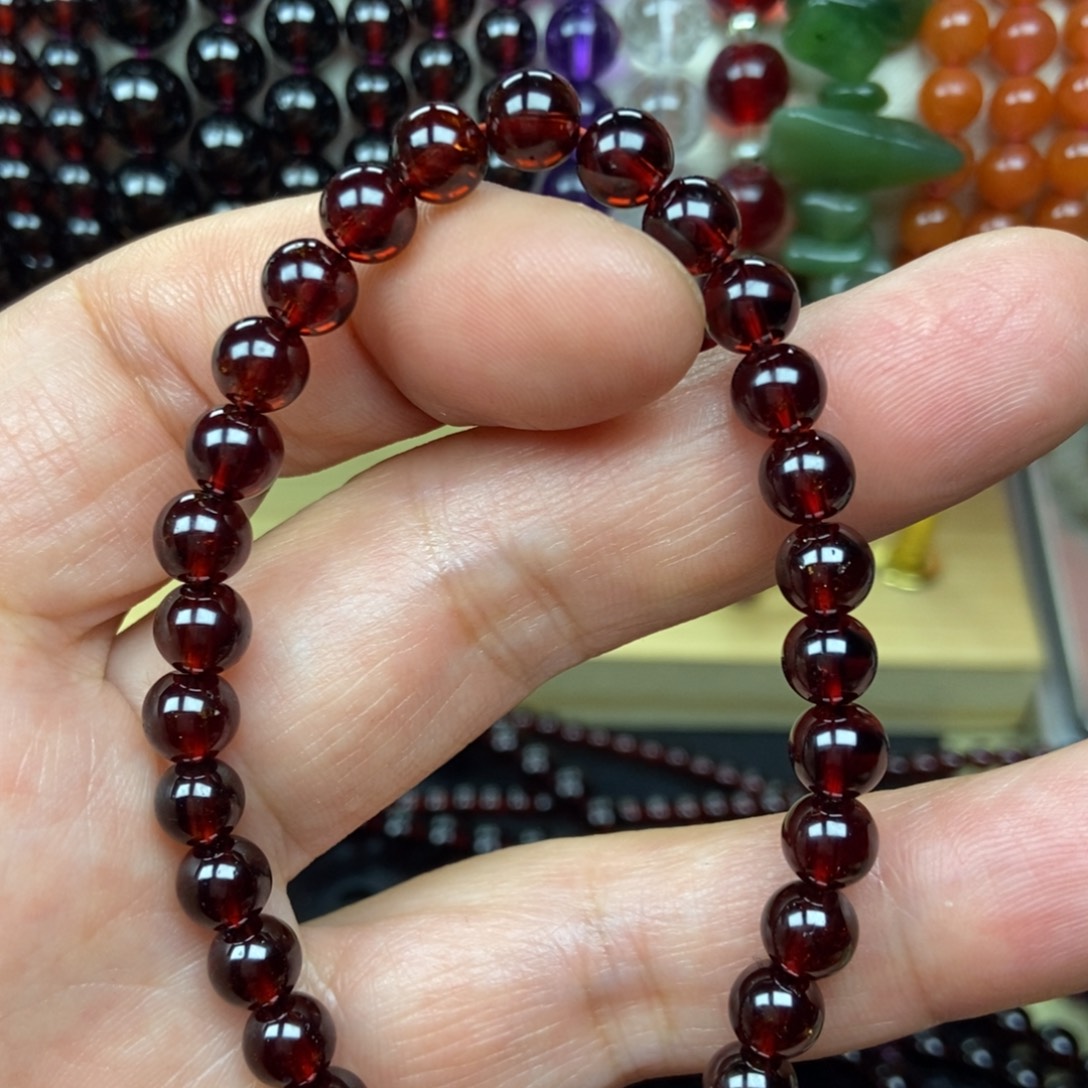 手链未镶嵌石榴石