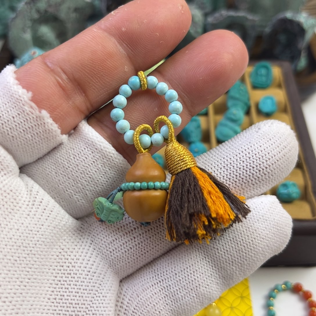 绿松石配饰未镶嵌