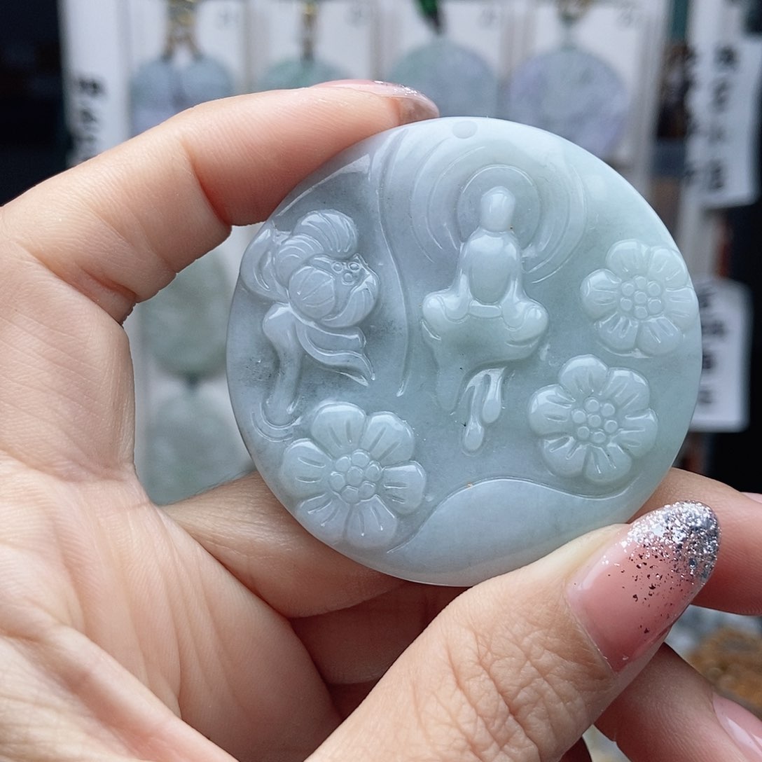 翡翠颈饰未镶嵌翡翠