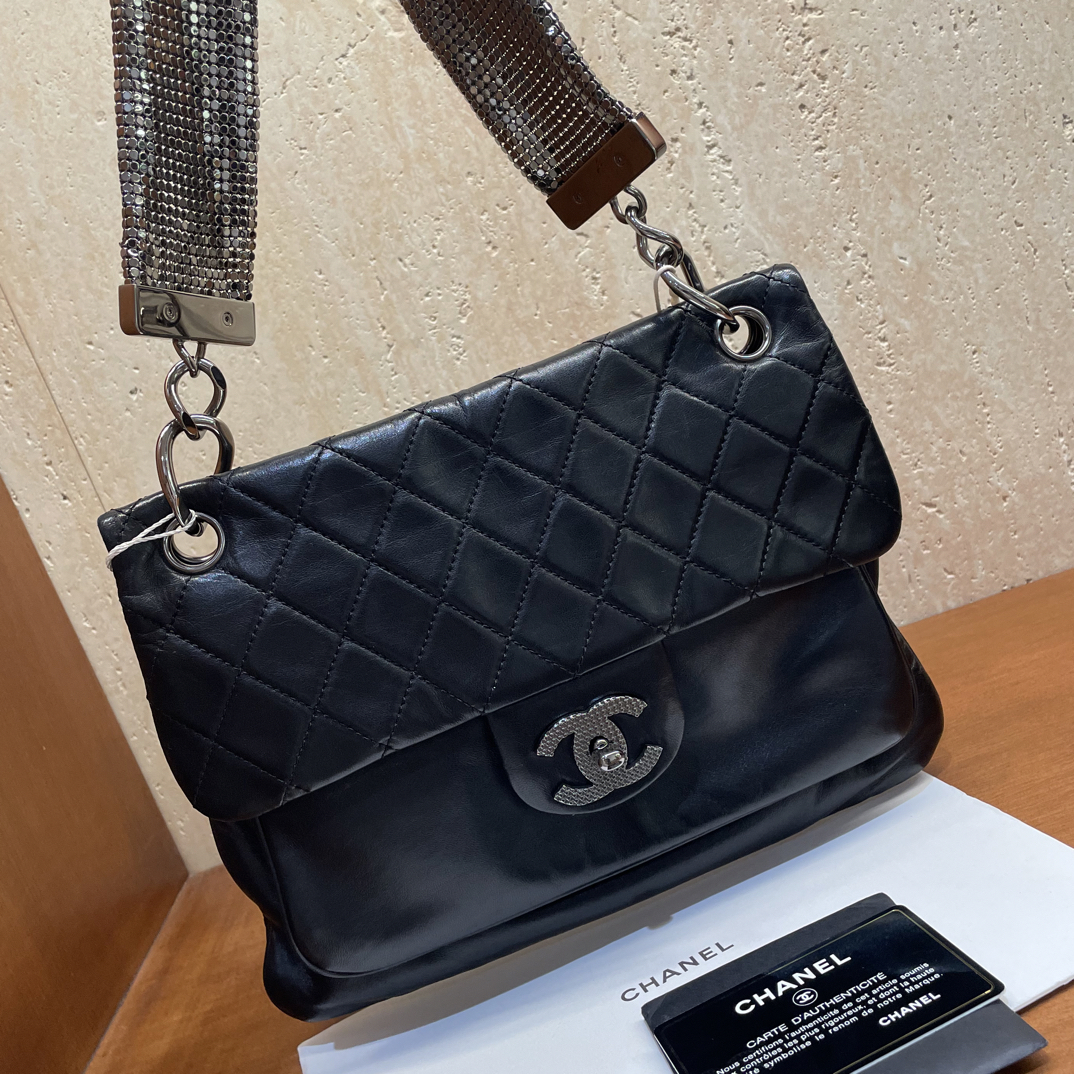 95新 Chanel/香奈儿 9708 Chanel  黑银鎏金亮片宽肩带c f腋下包