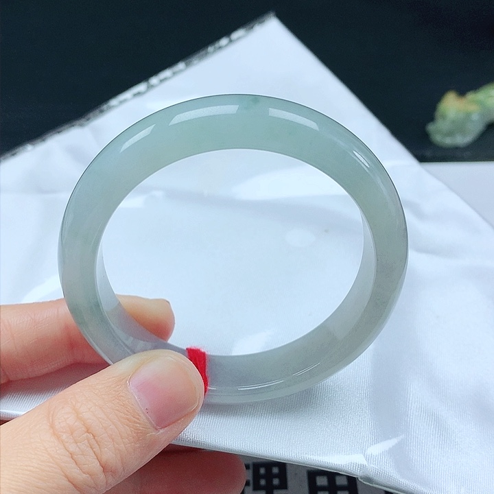 翡翠手镯未镶嵌恒****姐天然翡翠手镯