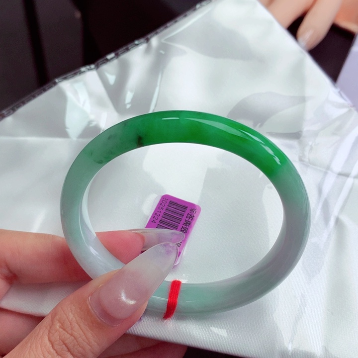 翡翠未镶嵌手镯翡翠