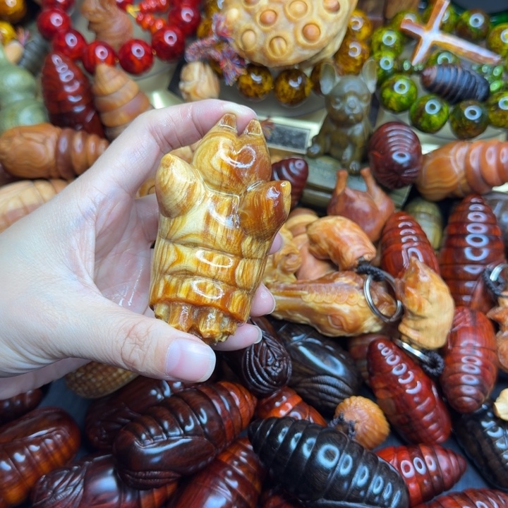 松木琥珀木文玩把件