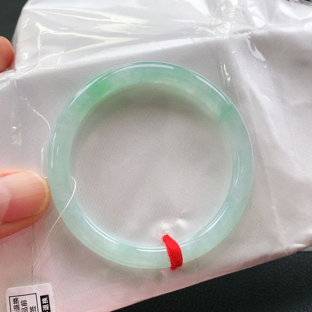 未镶嵌手镯翡翠天然翡翠手镯