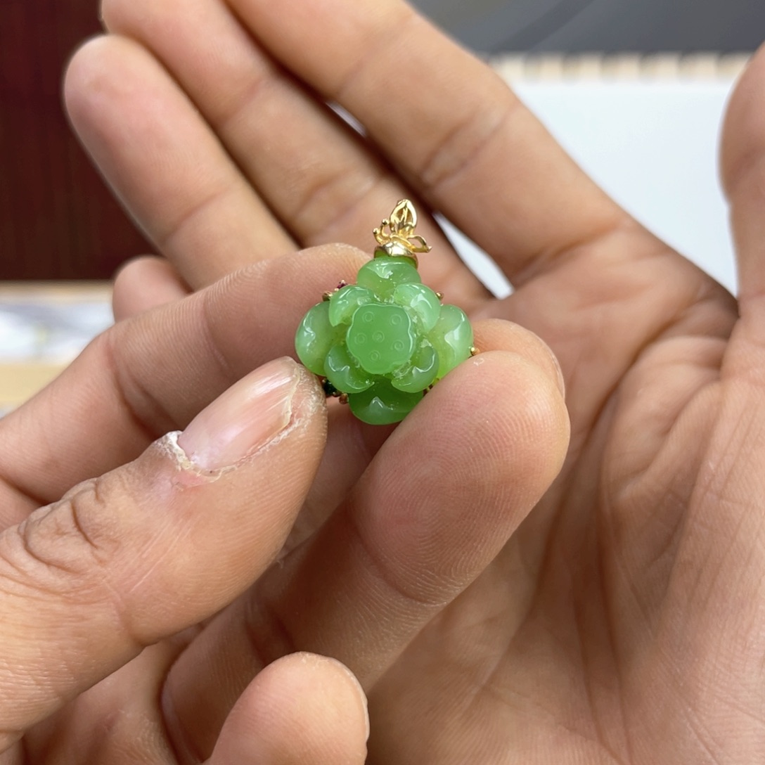 和田玉戒指18K金镶嵌