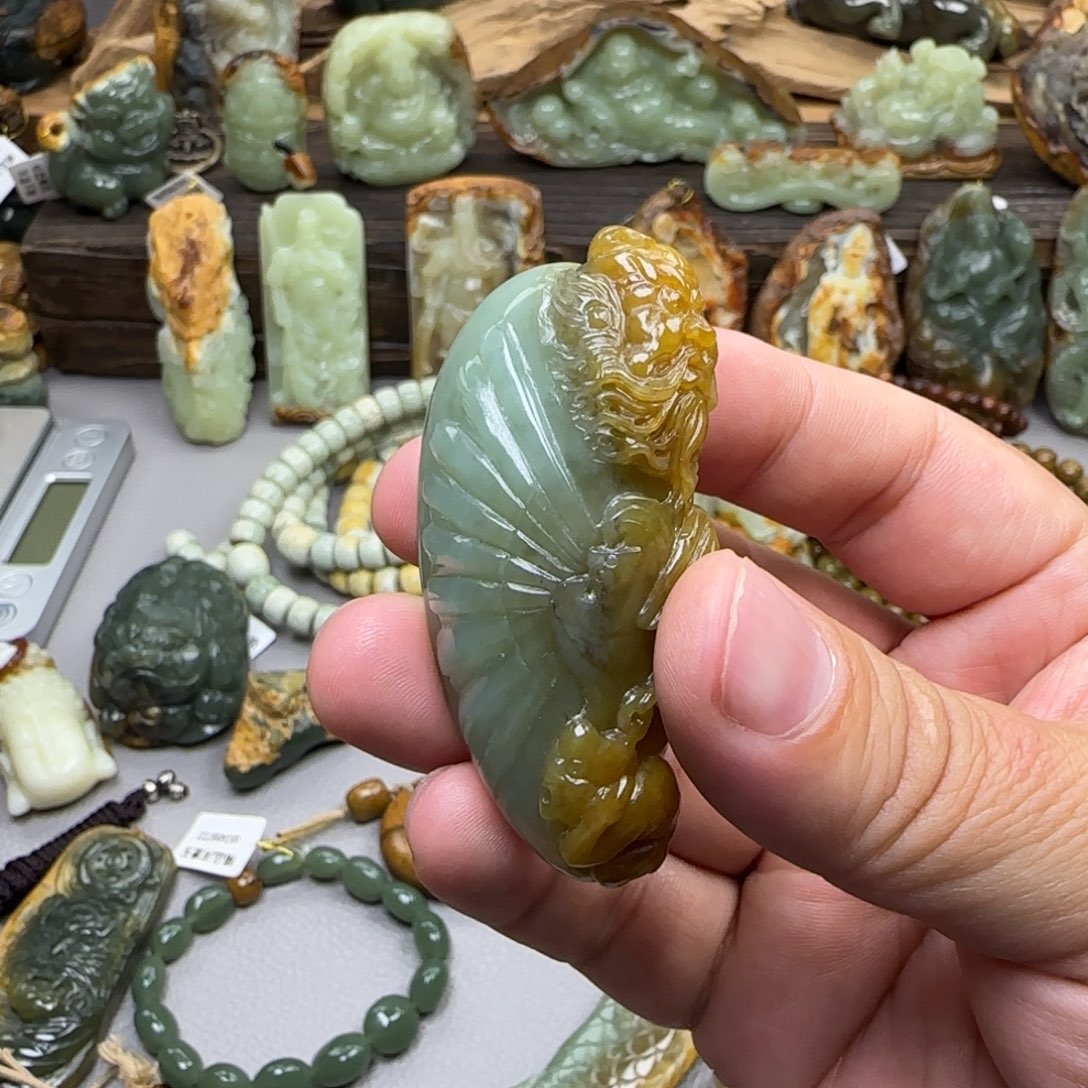 小***顶岫岩河磨玉（透闪石质玉）未镶嵌珠宝奇石