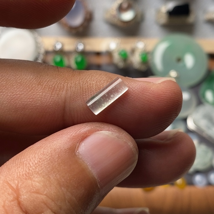 裸石翡翠冰种小马鞍