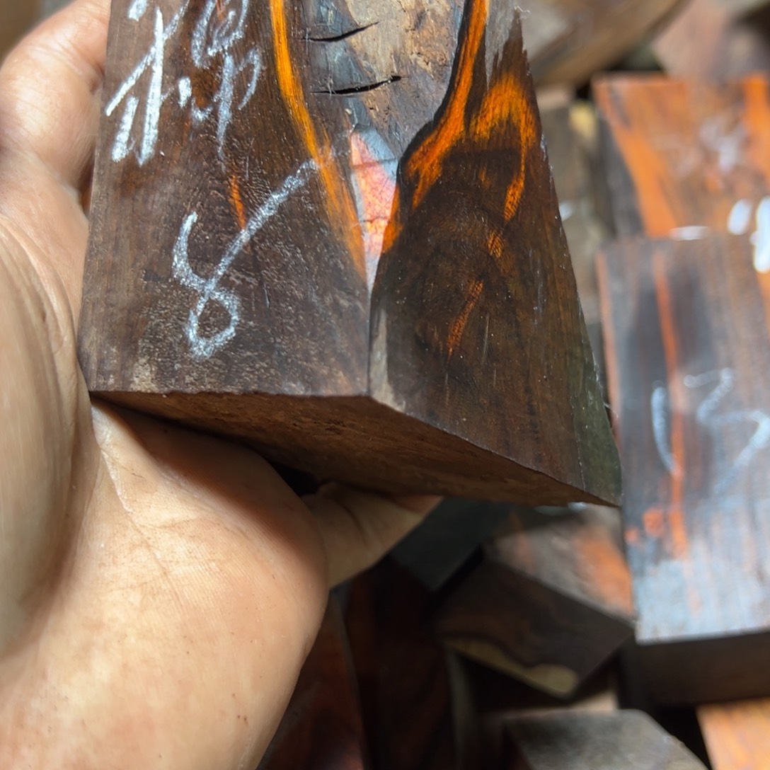 老***农交趾黄檀（大红酸枝）