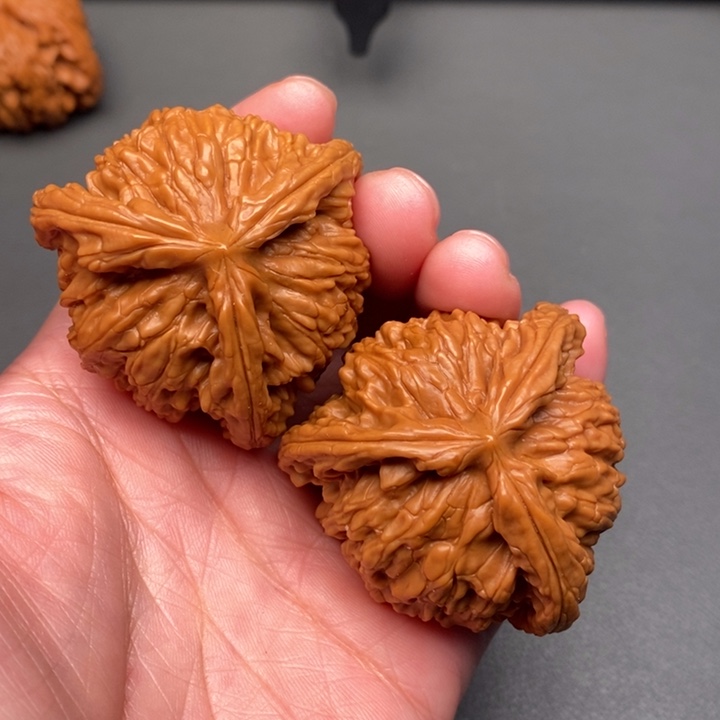 陈***强木质类核桃核桃核桃