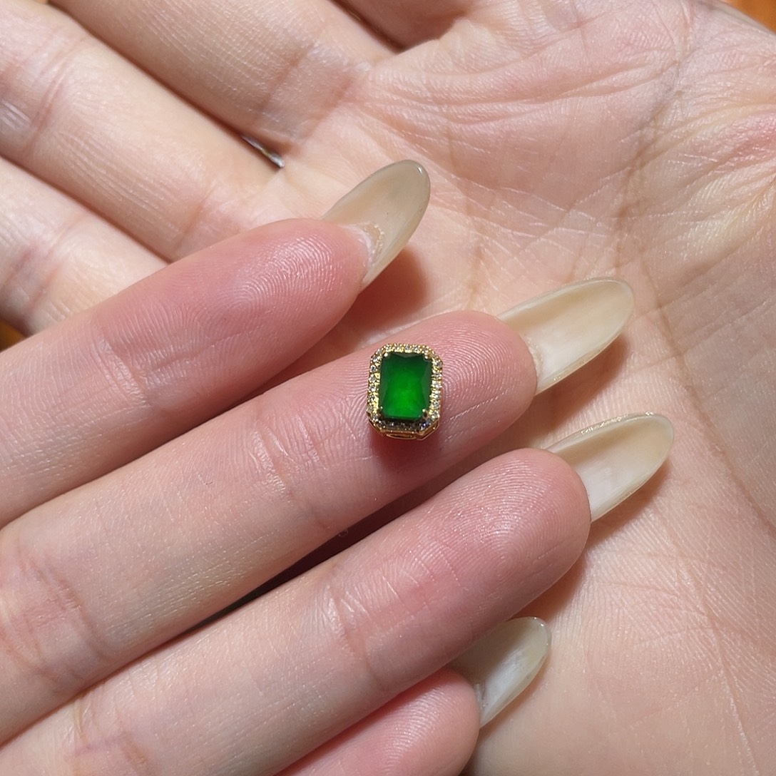 B****翡翠18K金镶嵌吊坠(不含链)