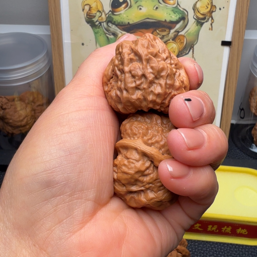 嗨****吊坠文玩核桃早上好早上好早上好