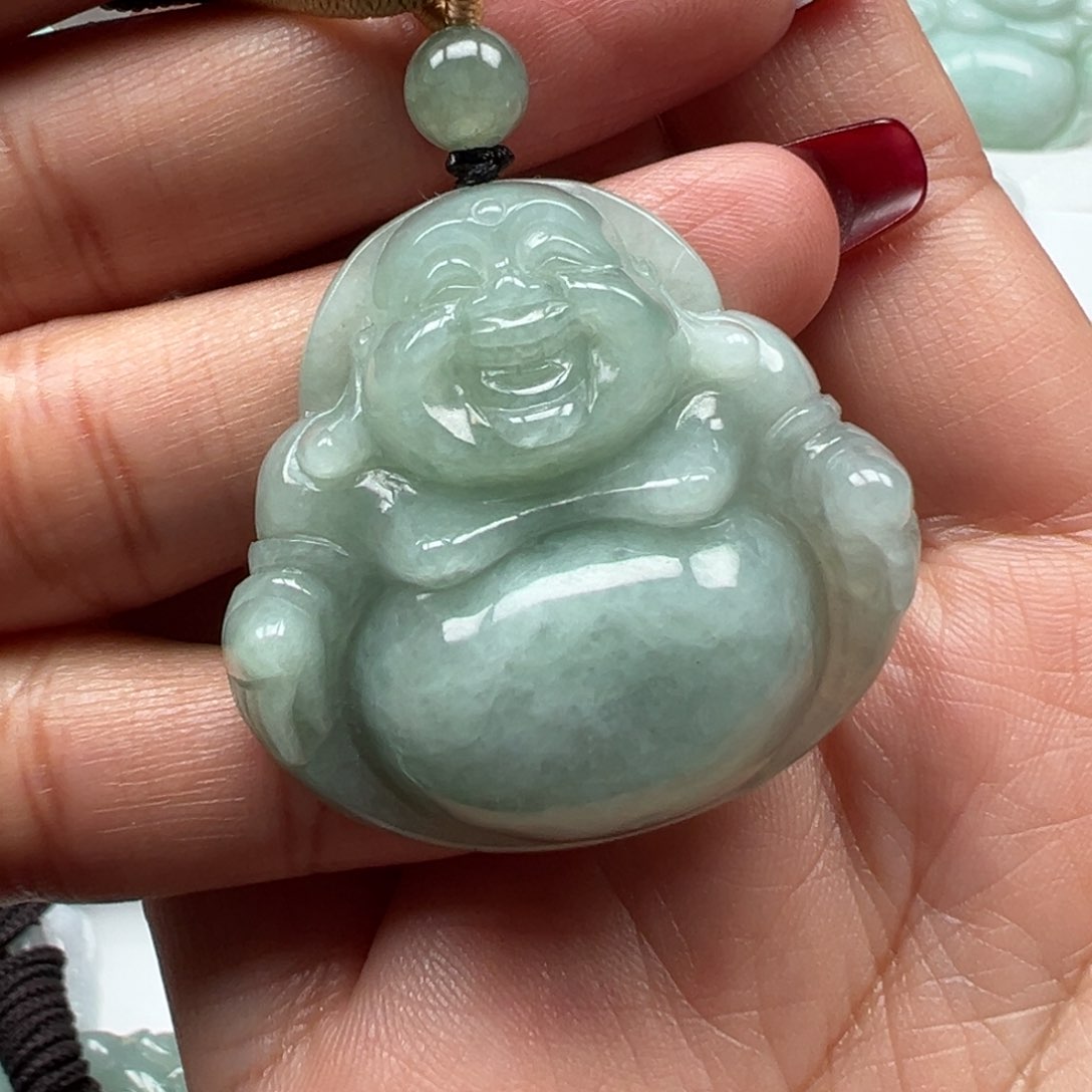 翡翠颈饰未镶嵌37.7×40×10.9