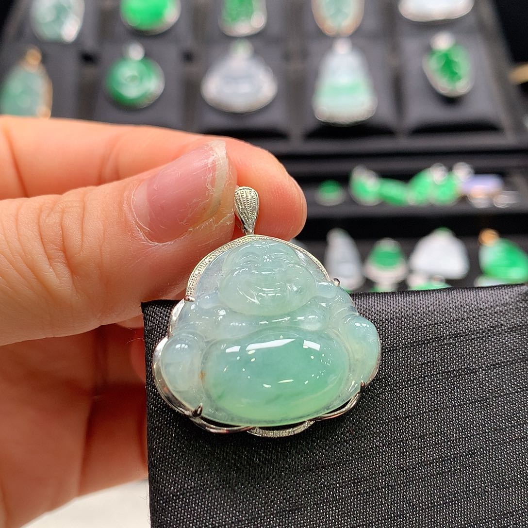 翡翠18K金镶嵌颈饰佛公