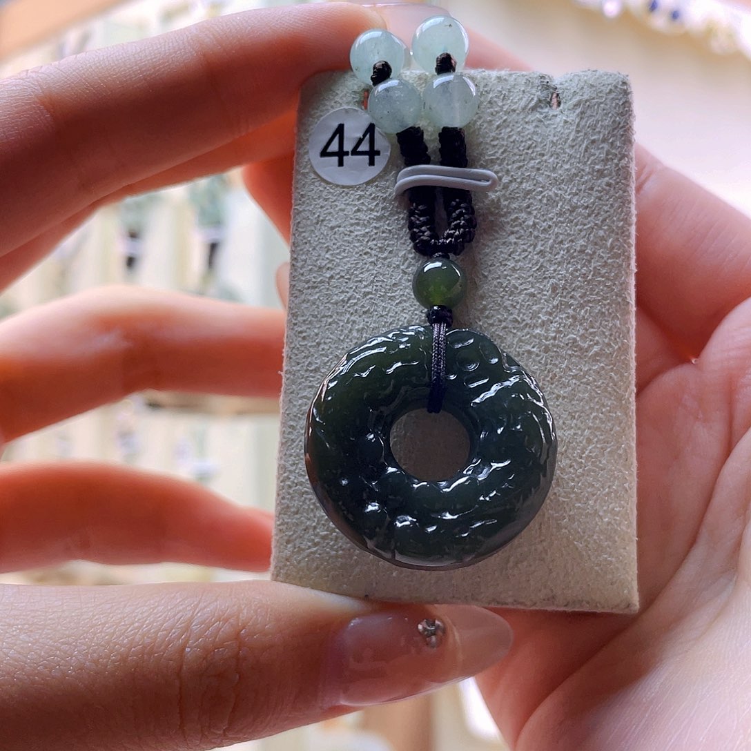 和田玉吊坠(赠链)未镶嵌?****来