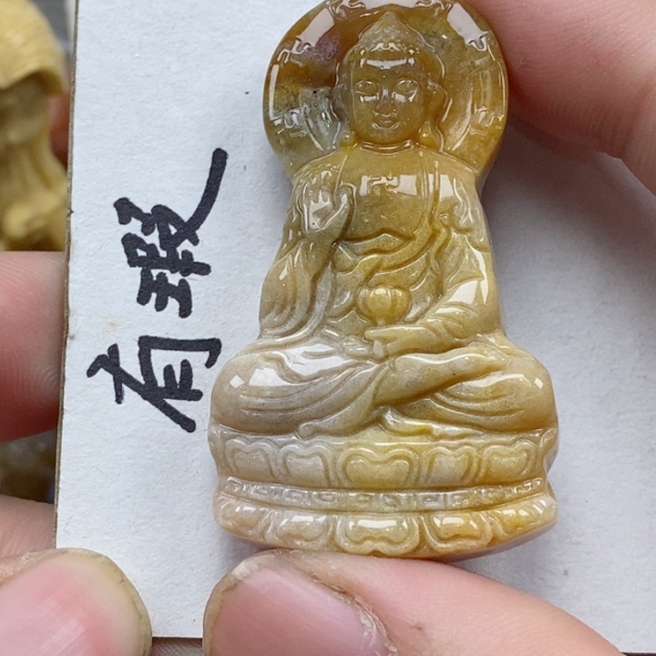 颈饰未镶嵌硅化珊瑚（珊瑚玉）
