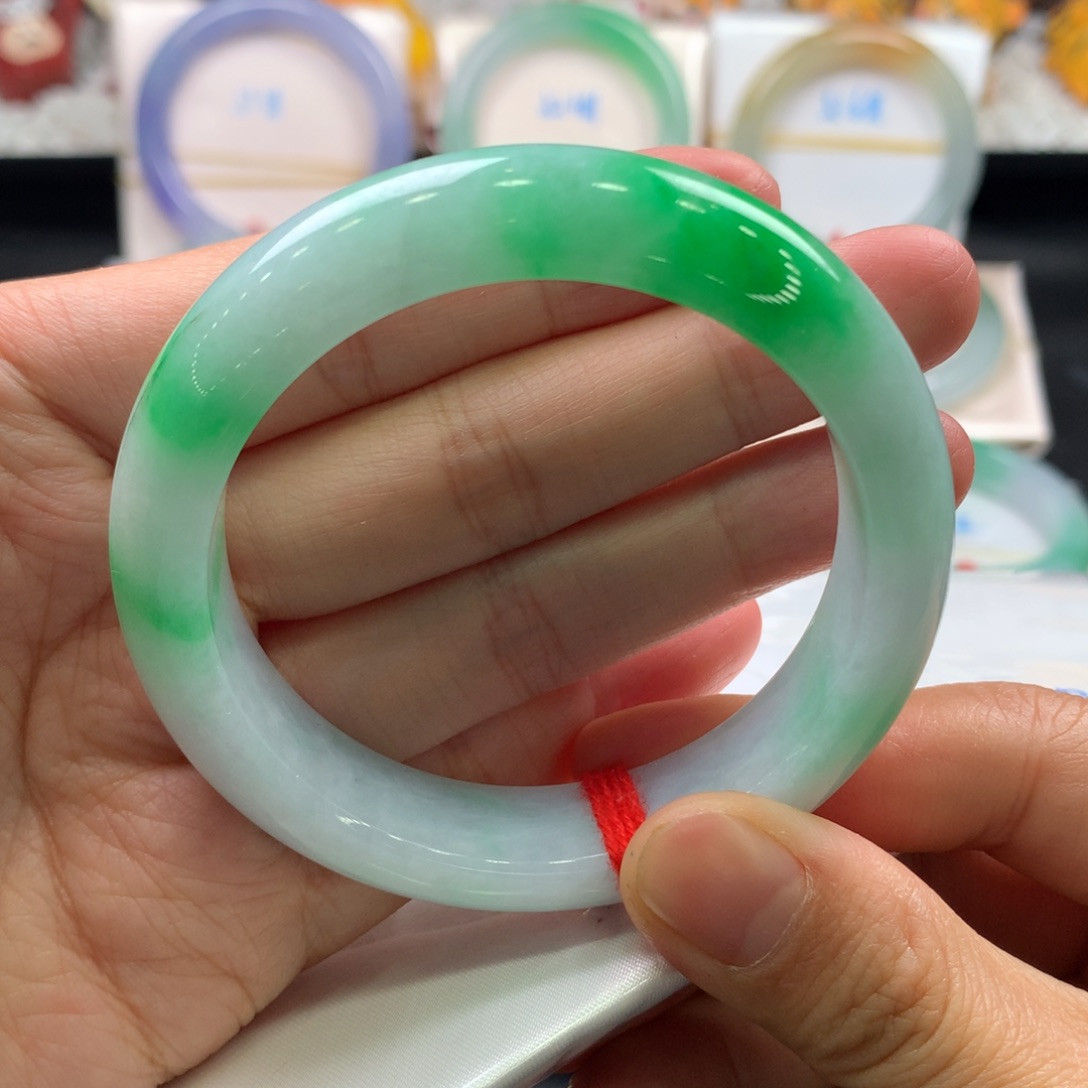 翡翠未镶嵌手镯包容捡漏