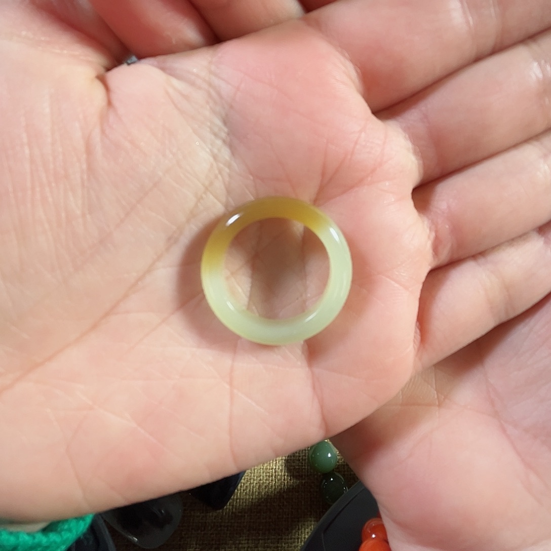 和田玉（糖玉）戒指未镶嵌